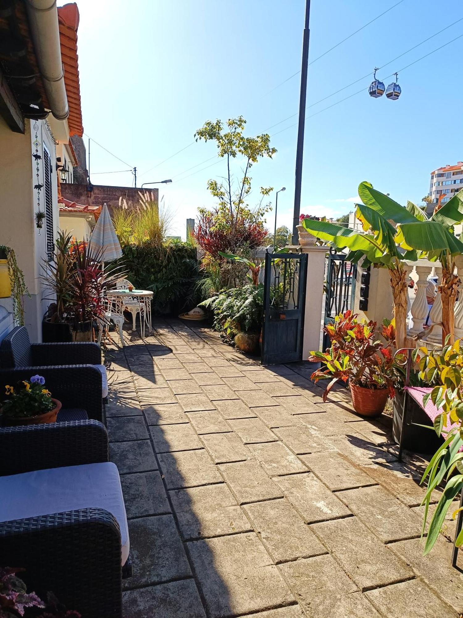 Home & Flower - Private Bedrooms Funchal Exteriér fotografie