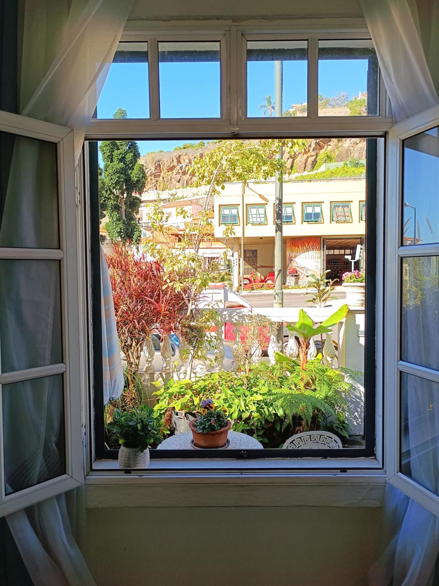 Home & Flower - Private Bedrooms Funchal Pokoj fotografie